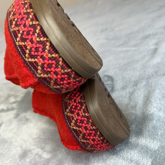 NWOB UGG Refelt Tasman Slip On Shoes Slippers #1130872 Red Size EU37 US6 - Picture 6 of 10